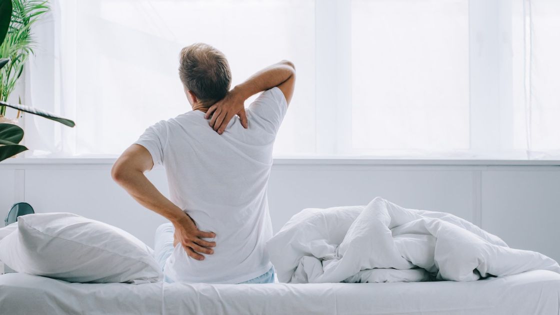 Como Dormir Melhor para Reduzir a Dor nas Costas
